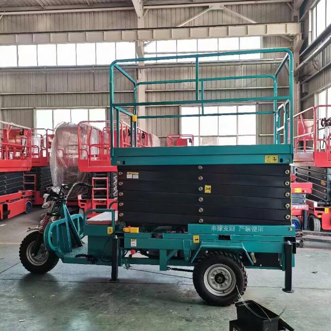 車載（zǎi）三輪車升降機.jpg